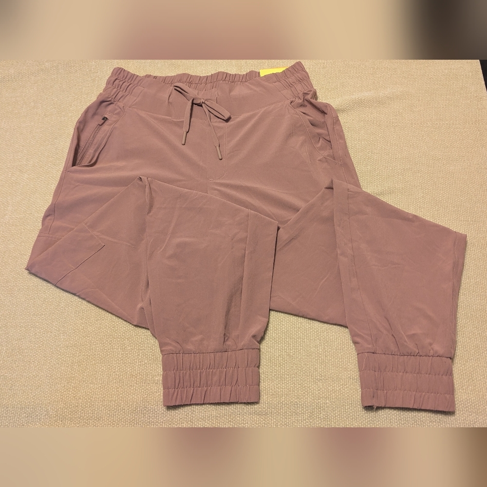 All In Motion S Light Brown Mid-Rise Cargo Pants